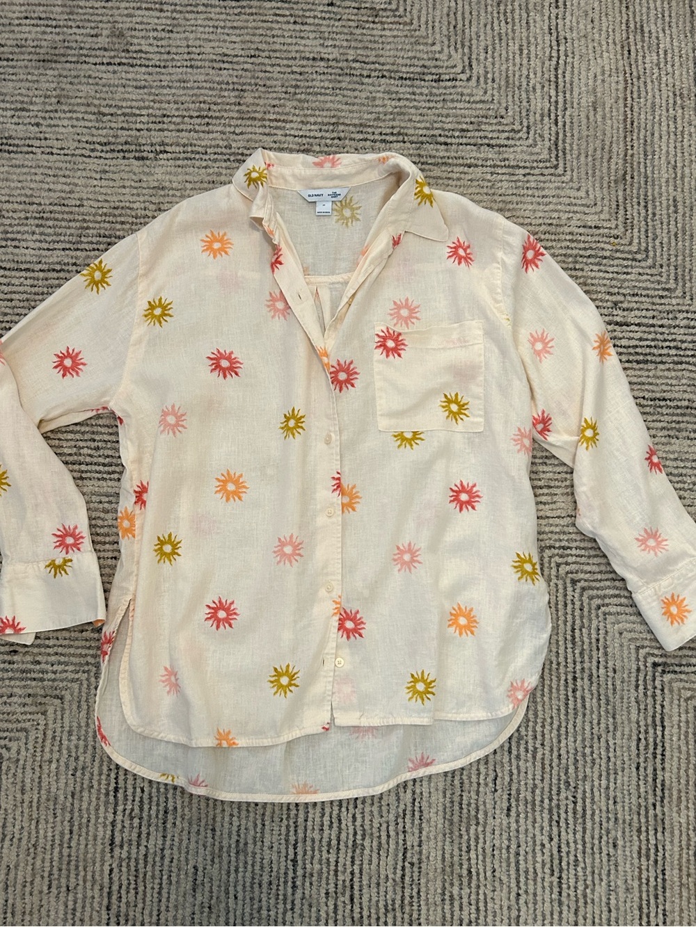 Old Navy The Boyfriend Shirt Cream Button-Up Shirt Sunburst Print Medium Boho
